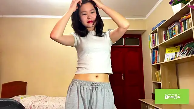 Snapshot of HuldaKye chatting on February 19, 2026, 12:13 pm HuldaKye online show from February 19, 2026, 12:13 pm