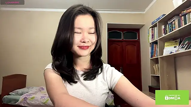 Snapshot of HuldaKye chatting on February 12, 2026, 12:16 pm HuldaKye online show from February 12, 2026, 12:16 pm