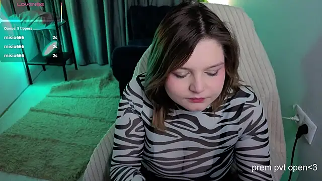 RacieBroom online show from January 14, 2026, 10:13 pm