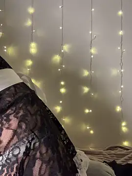 Snapshot of yoyogirlx chatting on December 17, 2025, 1:16 pm yoyogirlx online show from December 17, 2025, 1:16 pm