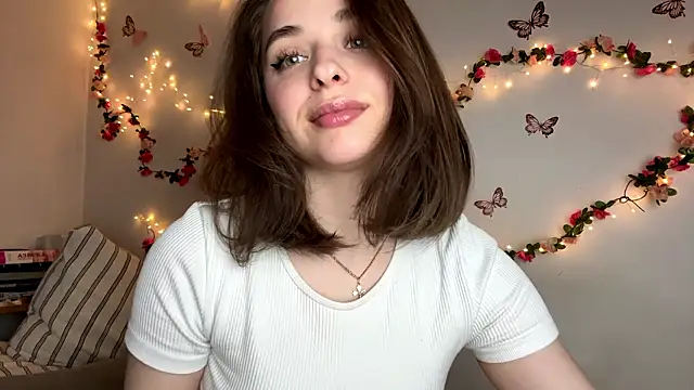 Snapshot of yoyogirlx chatting on March 14, 2026, 2:45 pm yoyogirlx online show from March 14, 2026, 2:45 pm