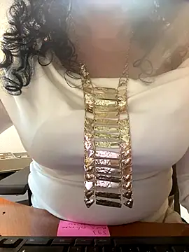 Snapshot of Deessenympho chatting on December 15, 2025, 2:01 pm Deessenympho online show from December 15, 2025, 2:01 pm