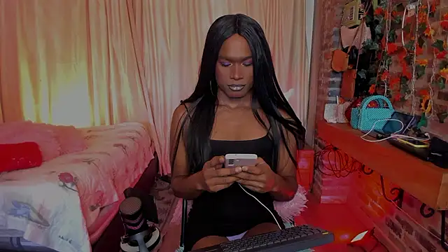 Snapshot of LaGoldenBitch chatting on March 8, 2026, 1:14 pm LaGoldenBitch online show from March 8, 2026, 1:14 pm