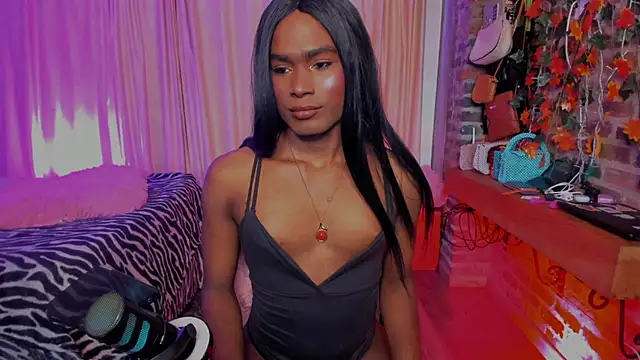 Snapshot of LaGoldenBitch chatting on March 22, 2026, 6:53 pm LaGoldenBitch online show from March 22, 2026, 6:53 pm