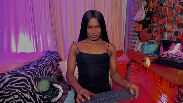 Snapshot of LaGoldenBitch chatting on March 24, 2026, 9:53 am LaGoldenBitch online show from March 24, 2026, 9:53 am