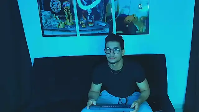 Snapshot of Nolan_joness chatting on November 20, 2025, 1:23 pm Nolan joness online show from November 20, 2025, 1:23 pm