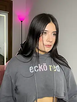 Snapshot of Hannaah_wood chatting on November 19, 2025, 10:54 pm Hannaah wood online show from November 19, 2025, 10:54 pm