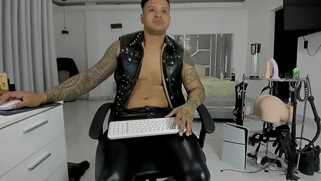 master leather online show from May 22, 2026, 2:04 pm