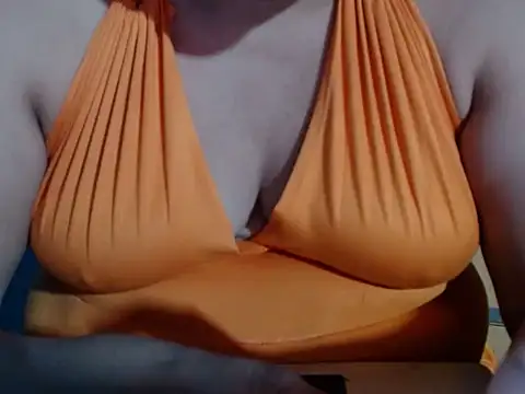 karolbb22 online show from November 12, 2025, 1:26 pm