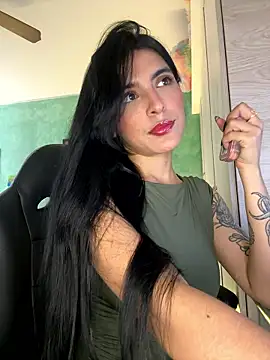 Snapshot of Cristal_Cerati_ chatting on January 8, 2026, 9:21 pm Cristal Cerati online show from January 8, 2026, 9:21 pm