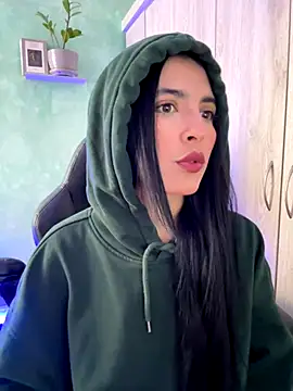 Snapshot of Cristal_Cerati_ chatting on November 16, 2025, 2:33 pm Cristal Cerati online show from November 16, 2025, 2:33 pm