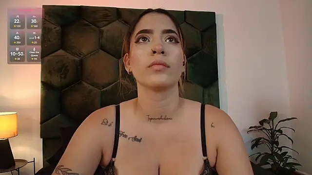 Snapshot of StephanieMadison chatting on December 15, 2025, 9:42 pm StephanieMadison online show from December 15, 2025, 9:42 pm