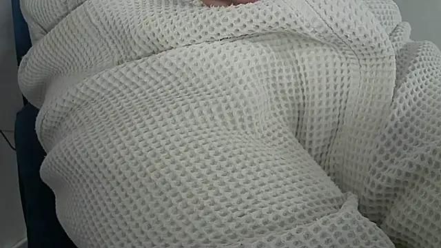 Youngboys30 online show from April 10, 2026, 10:28 pm