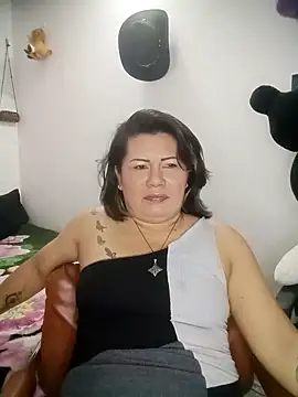 Snapshot of angi_daw chatting on June 17, 2026, 3:06 am angi daw online show from June 17, 2026, 3:06 am
