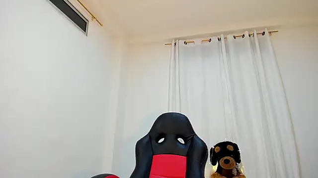 Snapshot of ana_maria___ chatting on April 28, 2026, 2:27 am ana maria online show from April 28, 2026, 2:27 am
