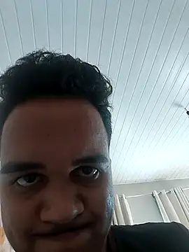 Snapshot of adventon chatting on December 18, 2025, 12:20 pm adventon online show from December 18, 2025, 12:20 pm