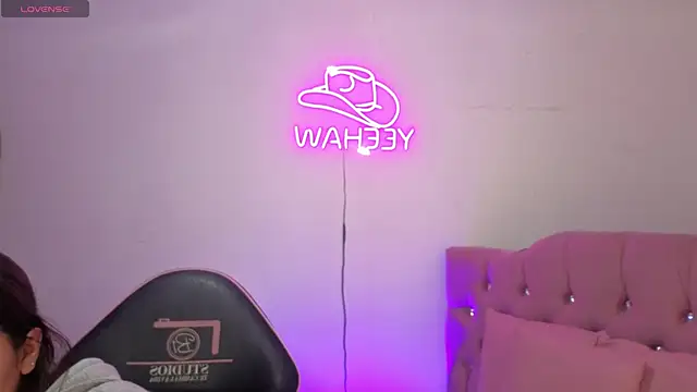 ISABELA TAY online show from April 17, 2026, 11:35 am