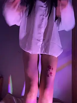 Snapshot of Bella_wett chatting on November 15, 2025, 1:59 pm Bella wett online show from November 15, 2025, 1:59 pm