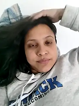 Snapshot of Little-rouse chatting on February 24, 2026, 10:32 pm Little-rouse online show from February 24, 2026, 10:32 pm