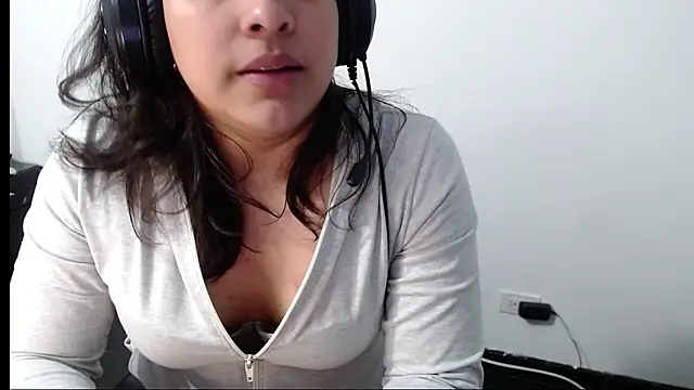 Snapshot of Little-rouse chatting on February 12, 2026, 3:39 am Little-rouse online show from February 12, 2026, 3:39 am