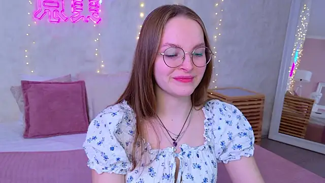 Snapshot of MadisonSmitt chatting on February 3, 2026, 5:16 am MadisonSmitt online show from February 3, 2026, 5:16 am