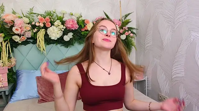 Snapshot of MadisonSmitt chatting on December 16, 2025, 5:11 am MadisonSmitt online show from December 16, 2025, 5:11 am