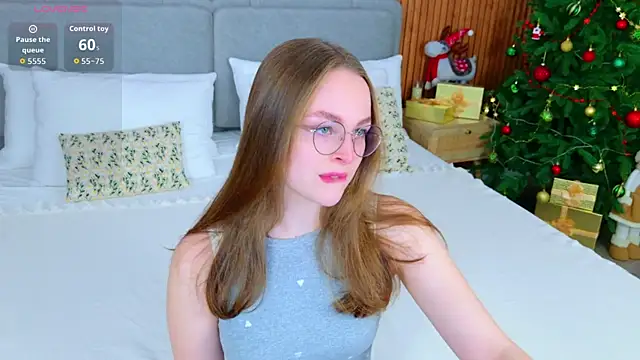 Snapshot of MadisonSmitt chatting on January 13, 2026, 5:11 am MadisonSmitt online show from January 13, 2026, 5:11 am