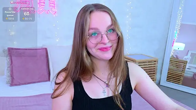 Snapshot of MadisonSmitt chatting on February 2, 2026, 5:39 am MadisonSmitt online show from February 2, 2026, 5:39 am