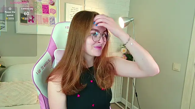 Snapshot of MadisonSmitt chatting on December 21, 2025, 5:09 am MadisonSmitt online show from December 21, 2025, 5:09 am