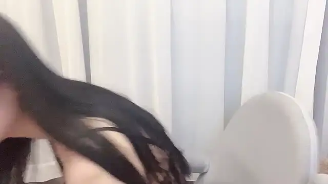 hayuyuyu online show from March 10, 2026, 2:43 pm