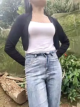 Snapshot of gugu0022 chatting on April 23, 2026, 10:44 am gugu0022 online show from April 23, 2026, 10:44 am