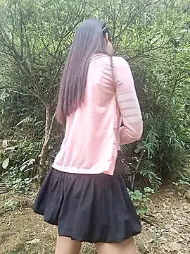 gugu0022 online show from April 1, 2026, 12:57 am