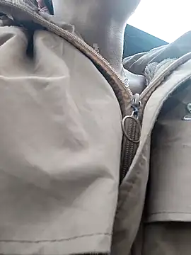 gugu0022 online show from November 30, 2025, 1:17 am