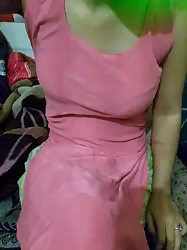 SLIMDIVAA online show from January 7, 2026, 2:44 pm