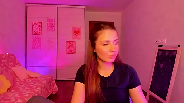Snapshot of Aurora_Glow21 chatting on May 20, 2026, 12:13 pm Aurora Glow21 online show from May 20, 2026, 12:13 pm