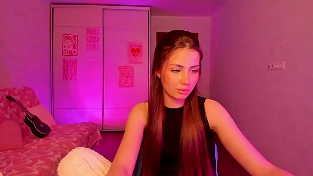 Snapshot of Aurora_Glow21 chatting on May 14, 2026, 12:24 pm Aurora Glow21 online show from May 14, 2026, 12:24 pm