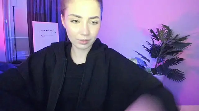 Snapshot of Aurora_Glow21 chatting on February 3, 2026, 4:43 am Aurora Glow21 online show from February 3, 2026, 4:43 am