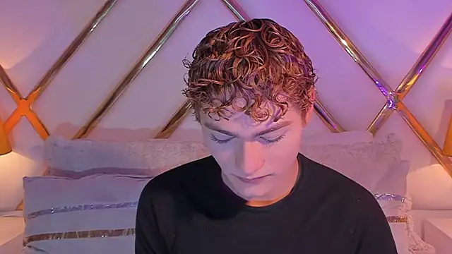 Snapshot of JacobRusso chatting on April 11, 2026, 9:18 pm JacobRusso online show from April 11, 2026, 9:18 pm