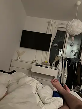 latina w19 online show from December 13, 2025, 11:33 pm