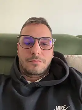 brrratan online show from December 3, 2025, 9:42 am