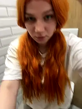 Snapshot of Outdoor_Stefii chatting on November 13, 2025, 5:44 am Outdoor Stefii online show from November 13, 2025, 5:44 am