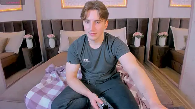 MarkYeti online show from November 20, 2025, 12:39 pm