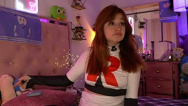 Teenjenn  online show from February 8, 2026, 1:36 am