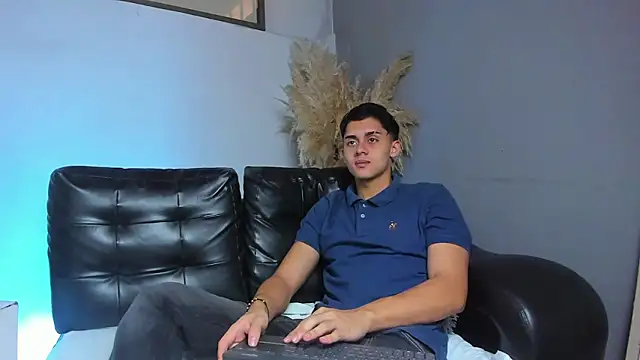 ZeusBrant online show from March 13, 2026, 1:27 pm