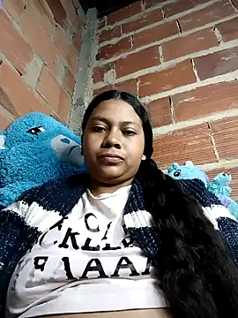 Snapshot of Sweet_Milk03 chatting on November 28, 2025, 10:43 pm Sweet Milk03 online show from November 28, 2025, 10:43 pm