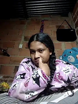 Snapshot of Sweet_Milk03 chatting on December 3, 2025, 5:19 am Sweet Milk03 online show from December 3, 2025, 5:19 am