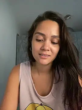 carolsapequinha online show from April 2, 2026, 4:13 pm