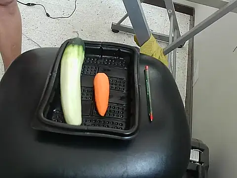 ivana latina online show from December 19, 2025, 7:16 pm