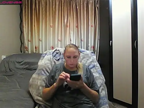 Snapshot of JenniDeep chatting on June 4, 2026, 10:20 am JenniDeep online show from June 4, 2026, 10:20 am