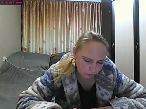JenniDeep online show from March 15, 2026, 7:43 pm